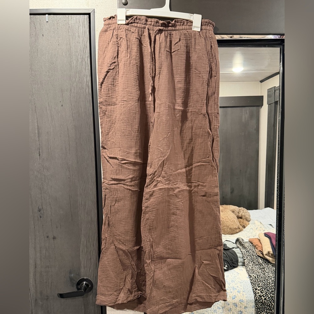 Universal Thread Women’s Drawstring Wide-Leg Pants in Brown